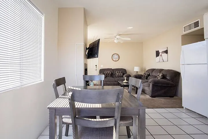 1111 N Camilla Blvd #1 — Photo 8