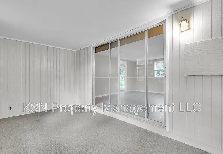 117 Windsor Rd — Photo 40