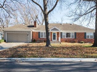 604 S Edgemere Dr, Olathe, KS 66061