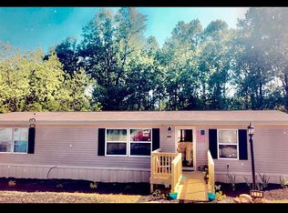 215 Mosley St, Campobello, SC 29322