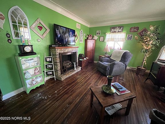 2nd image of 5873 Nebraska Ave