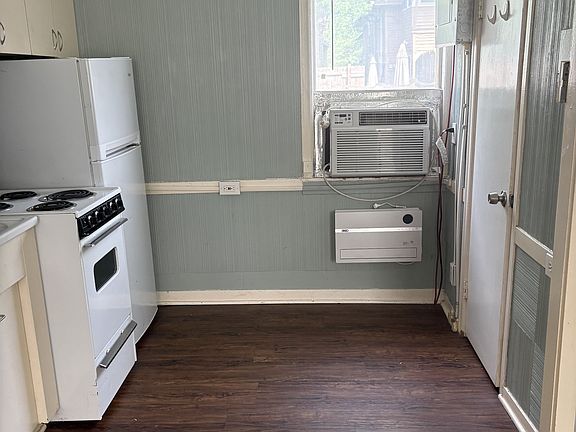 3rd image of 5937 Holmes St APT 4