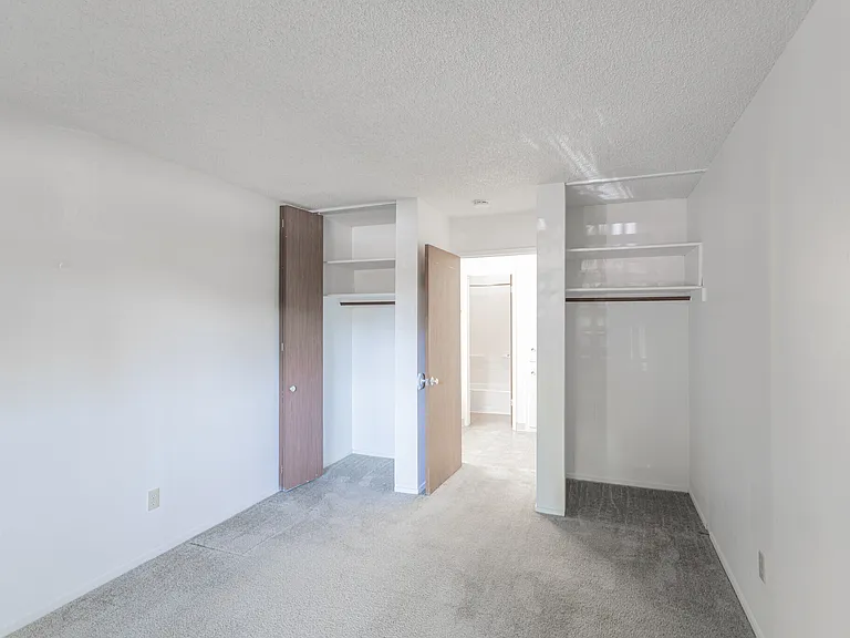 Viking Apartments — Photo 13