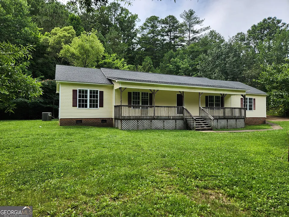 1077 Moran Lake Rd NE