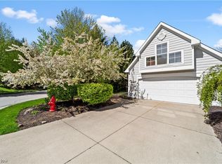 2981 Waterford Dr #8, Twinsburg, OH