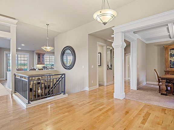 3rd image of 3008 Magnolia Ln