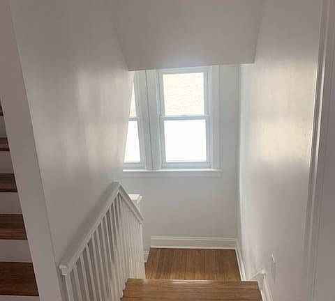 5th image of 452 Warburton Ave