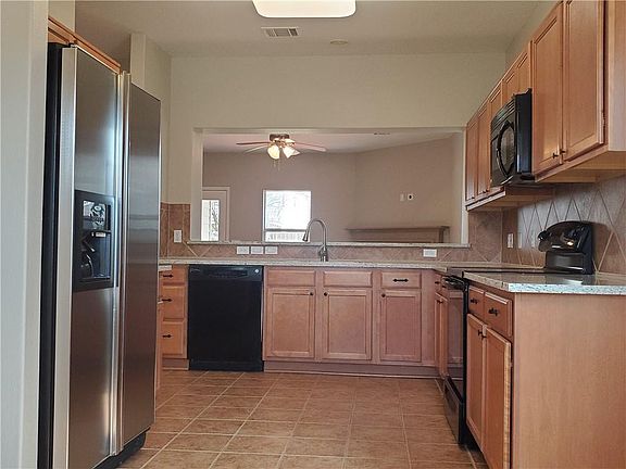 3rd image of 328 King Elder Ln