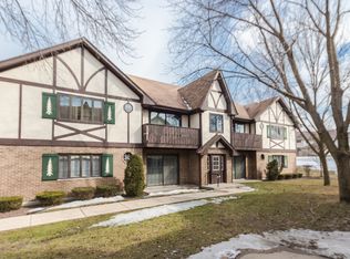 8146 Autobahn Dr S APT 202, Palos Park, IL 60464