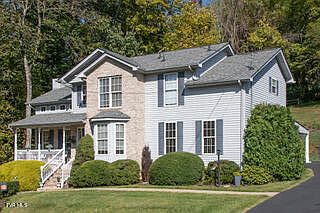 1st image of 213 Autumn Dr