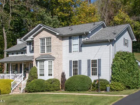 213 Autumn Dr, Bristol, VA 24201