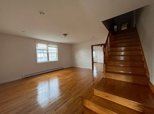 26 Moore St #1, Lowell, MA 01852