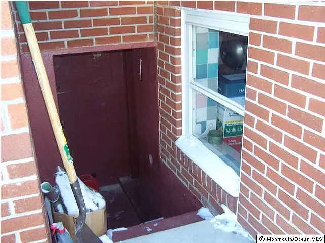 241 Washington Ave photo 1