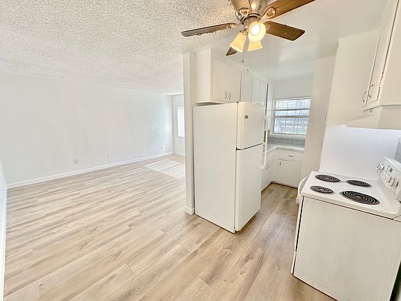 3rd image of 304 N Lincoln Ave APT G