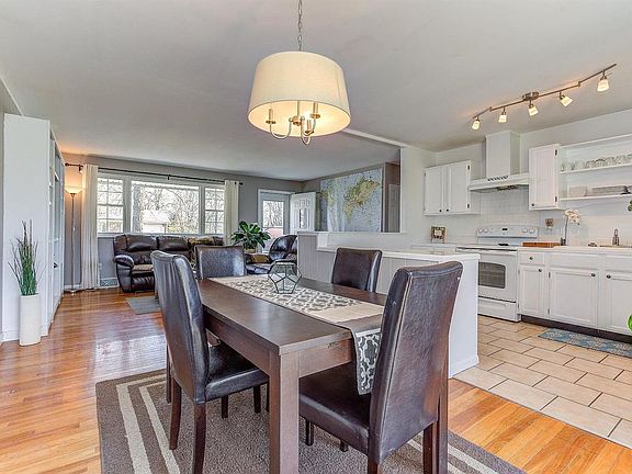 3rd image of 6161 Vereker Dr