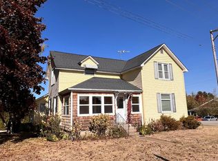 102 W Philip St, Lake Leelanau, MI 49653