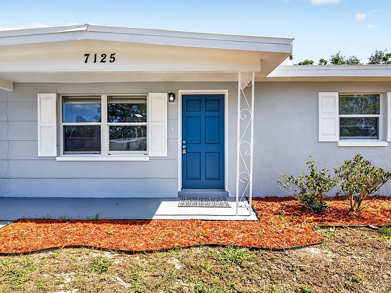 7125 Seward Dr — Photo 3