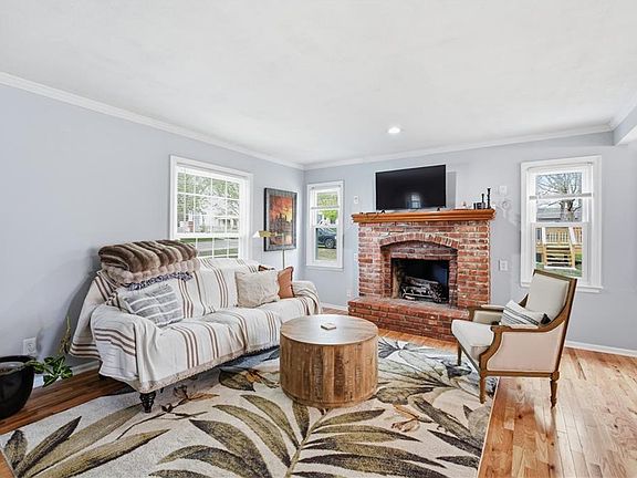 5th image of 5105 Fontana St