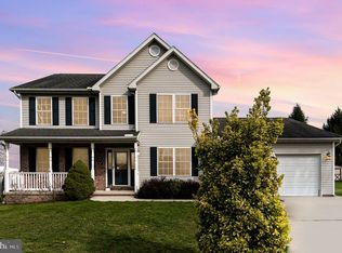 25 Wheaton Dr, Littlestown, PA 17340