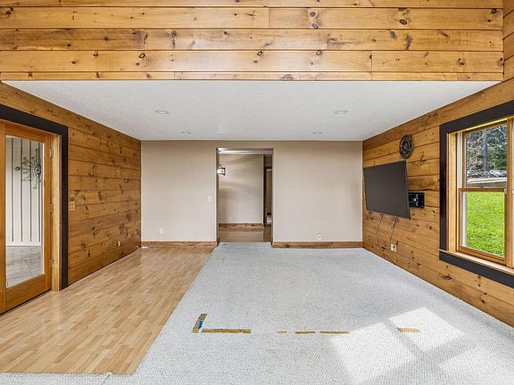 5th image of 18385 McCaleb Ln