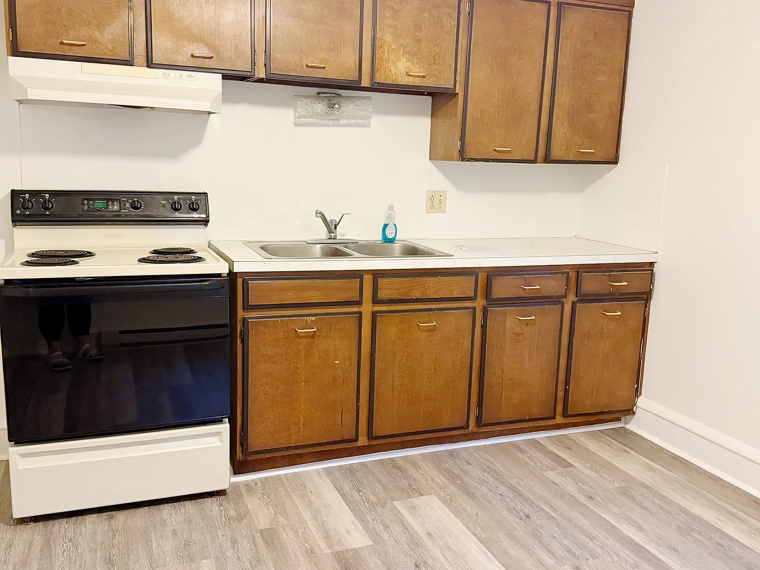 2 bed, 600 sqft, $1,300 — Photo 3