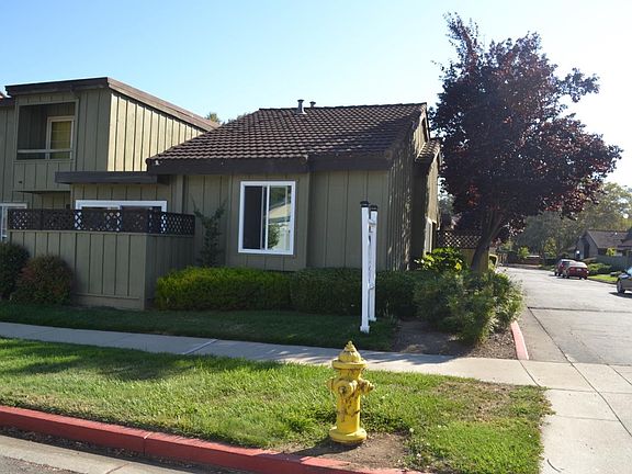 3rd image of 815 Beaver Creek Way