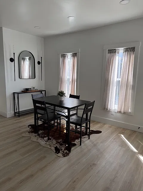 3 bed, 2779 sqft, $3,000 — Photo 4