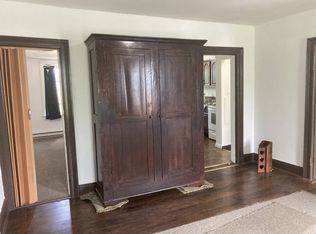 538 2nd St #1F, Troy, NY 12180