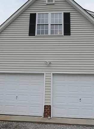 4th image of 17799 Rolling Meadows Dr