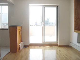 Rented by R New York