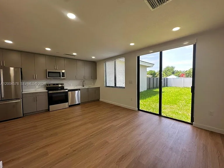 12554 SW 194th Ave #1 — Photo 9