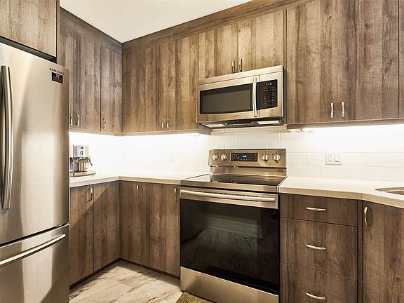 5th image of 26 Spencer St E #105