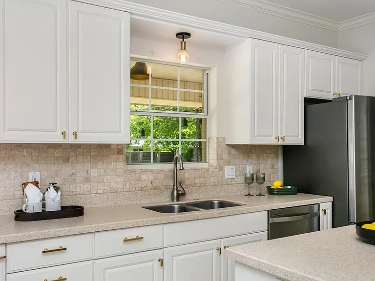 803 N Bowie St — Photo 8