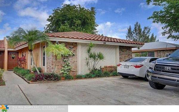 Home For Sale In Coral Springs