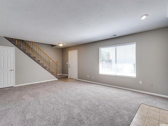 4th image of 1324 E Hidden Creek Ct
