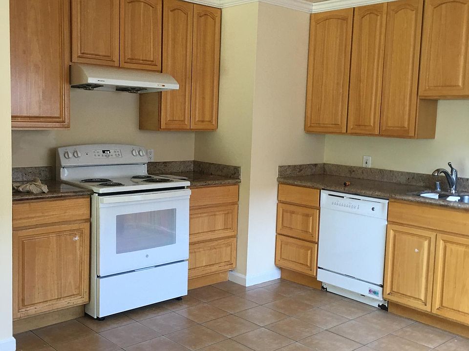 1st image of 827 Miller Ave