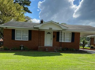 205 N Edgewood Ave, Williamston, NC 27892