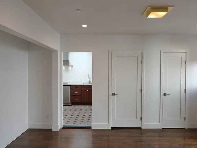 373 E Main St — Photo 11