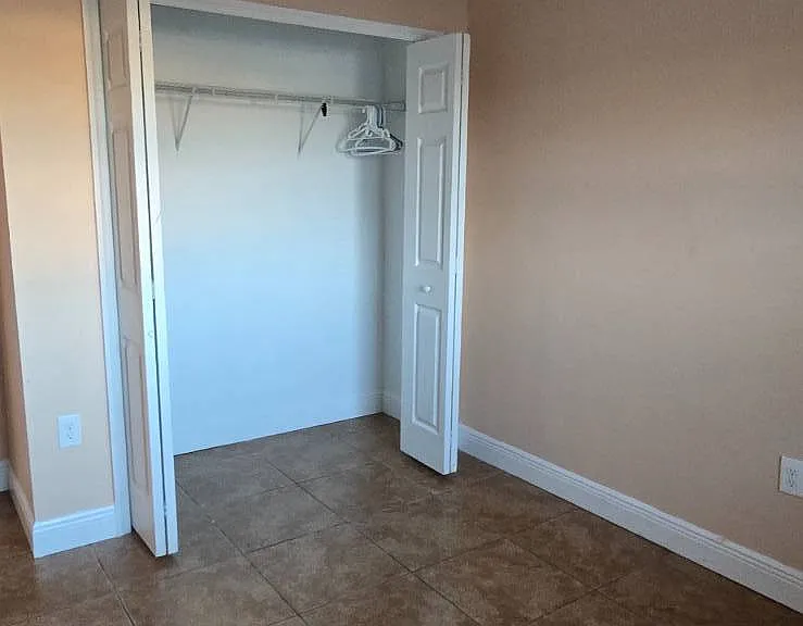 410 Piper Ave — Photo 5
