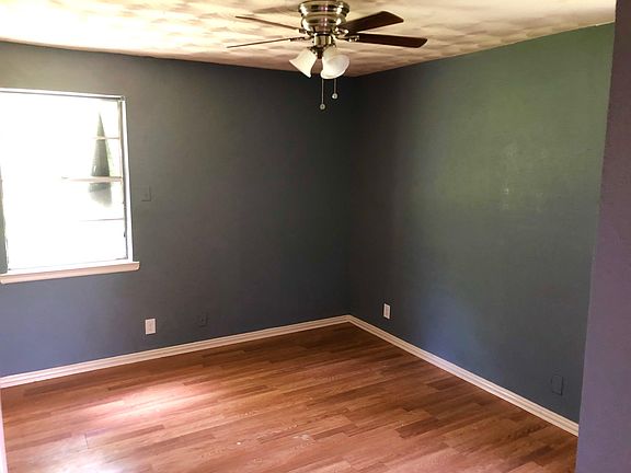 5th image of 1009 Mardi Gras Ln