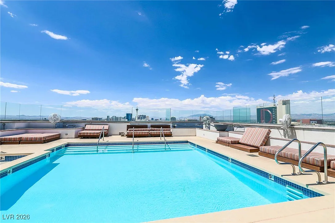 2 bed, 2.0 bath, 1333 sqft, $2,495 — Photo 1