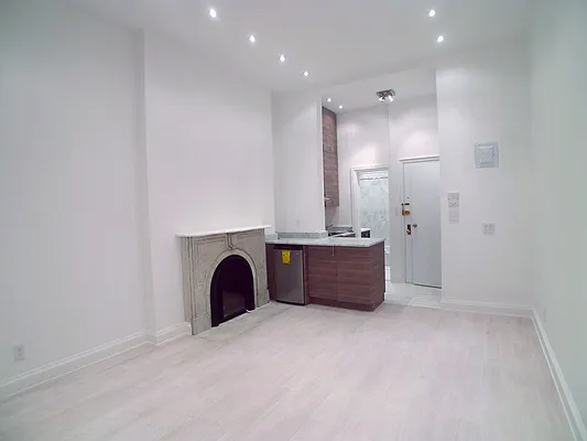 Rented by Aryeh Realty | media 39