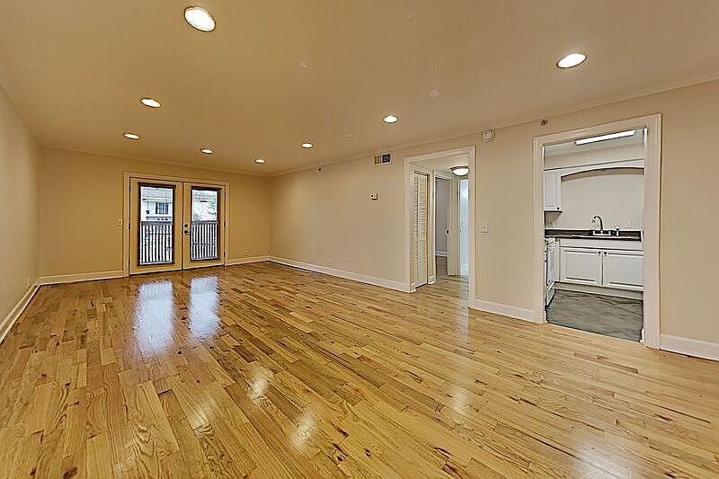 1st image of 525 N Dupont Ave #A7
