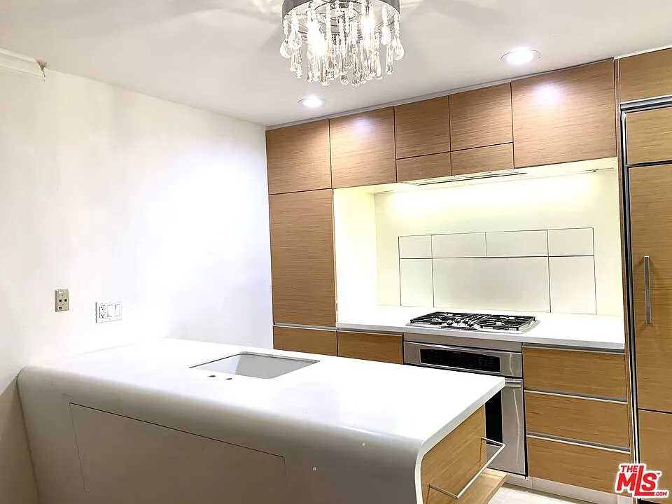 2 bed, 2.5 bath, 1281 sqft, $3,350 — Photo 4