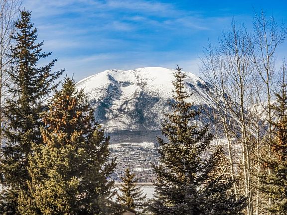 4th image of 31 Corinthian Cir