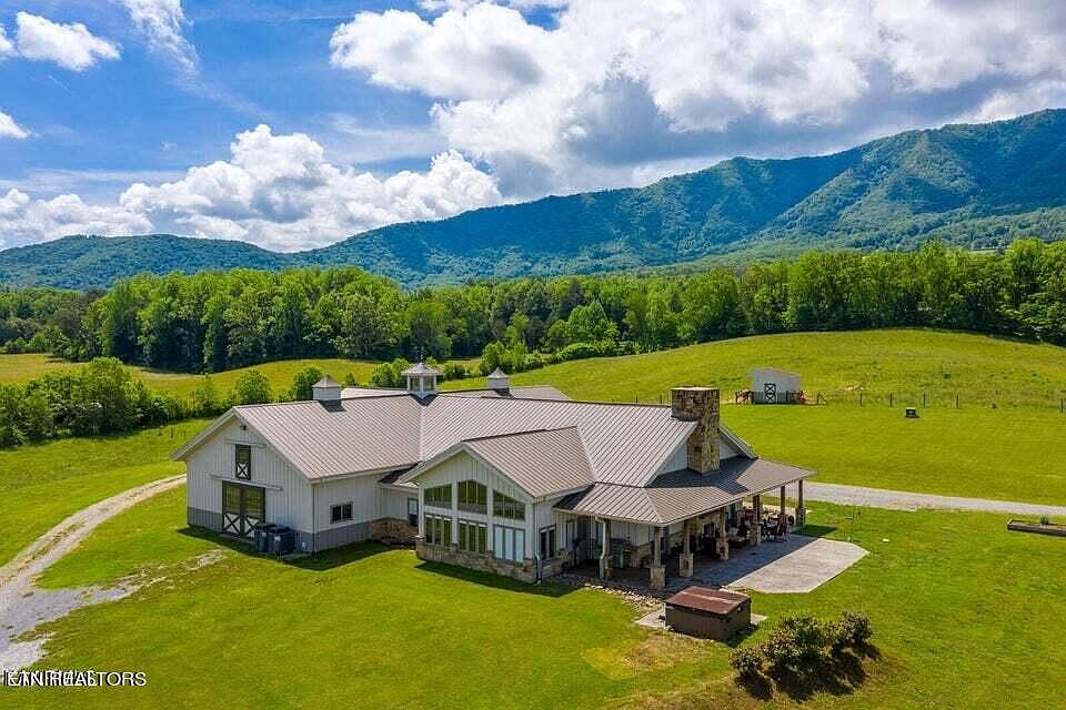 1st image of 725 Dry Valley Rd