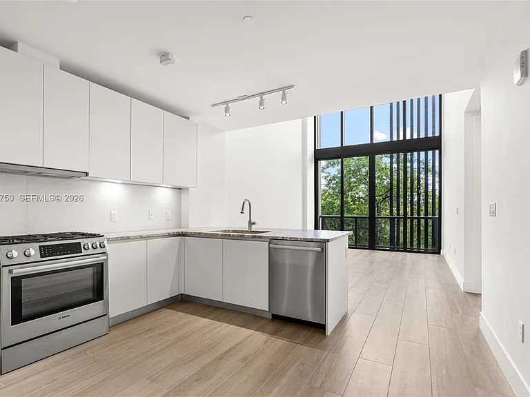 3034 Oak Ave #LPH2 — Photo 6
