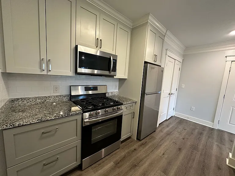 13-18 Hennery Way — Photo 28