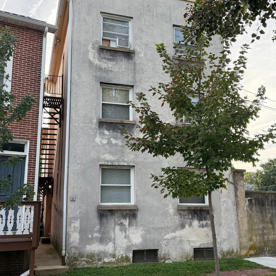 2 bed, 1.0 bath, 6589 sqft, $1,700 — Photo 1