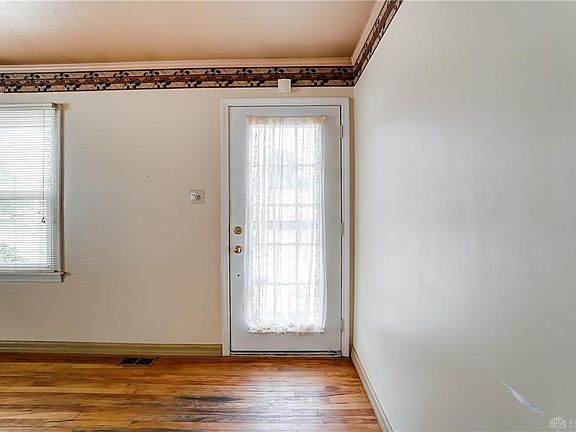4th image of 4314 Woodbine Ave